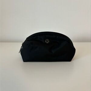 Lululemon - Feeling Ready Pouch - Mini size - Black !! 🎀